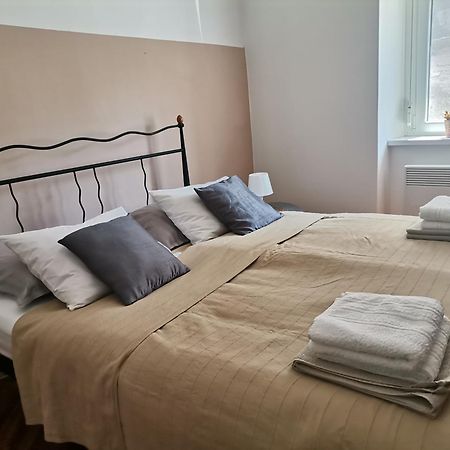 Casa Di Nonna Pina, Kuca U Blizini Arene Apartment Pula Luaran gambar